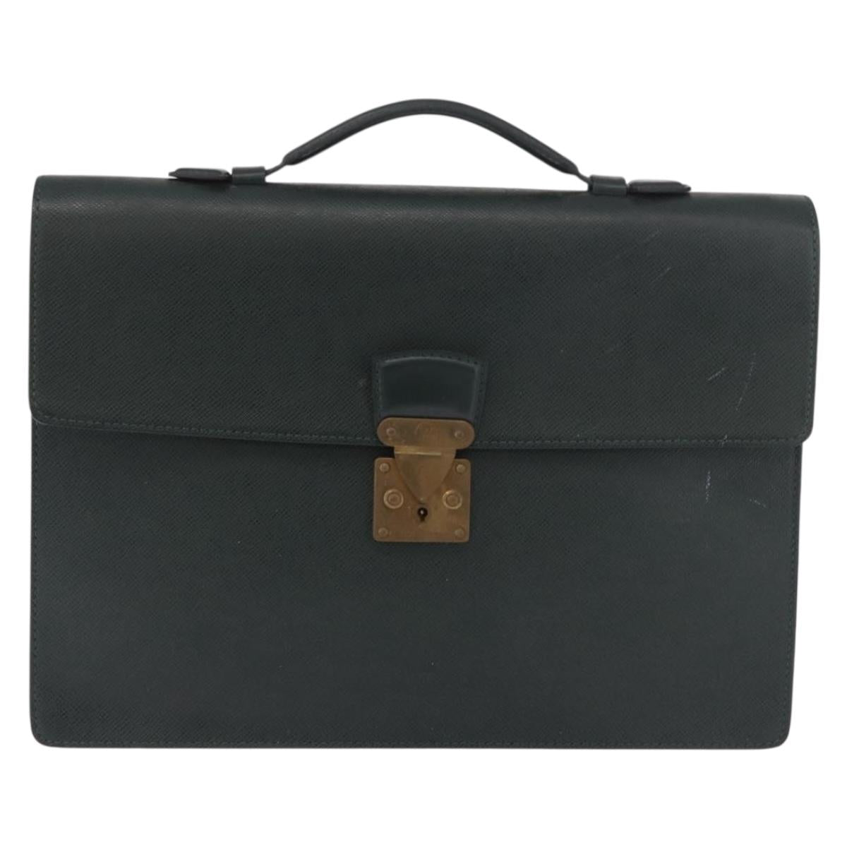 LOUIS VUITTON Taiga ServietteKourad Business Bag Epicea T16786 LV Auth BA13918