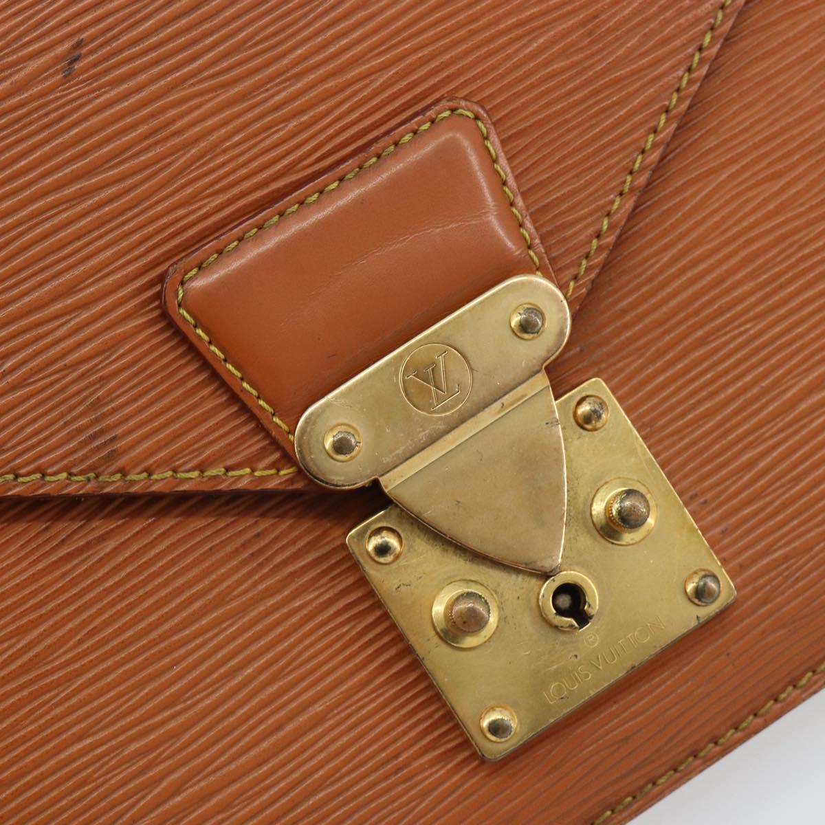 LOUIS VUITTON Epi Sellier Dragonne Clutch Bag Zipang Gold M52618 LV Auth BA13919