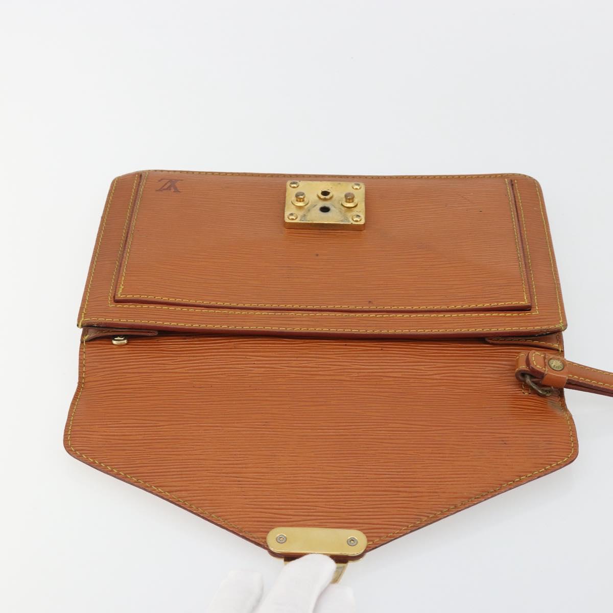 LOUIS VUITTON Epi Sellier Dragonne Clutch Bag Zipang Gold M52618 LV Auth BA13919