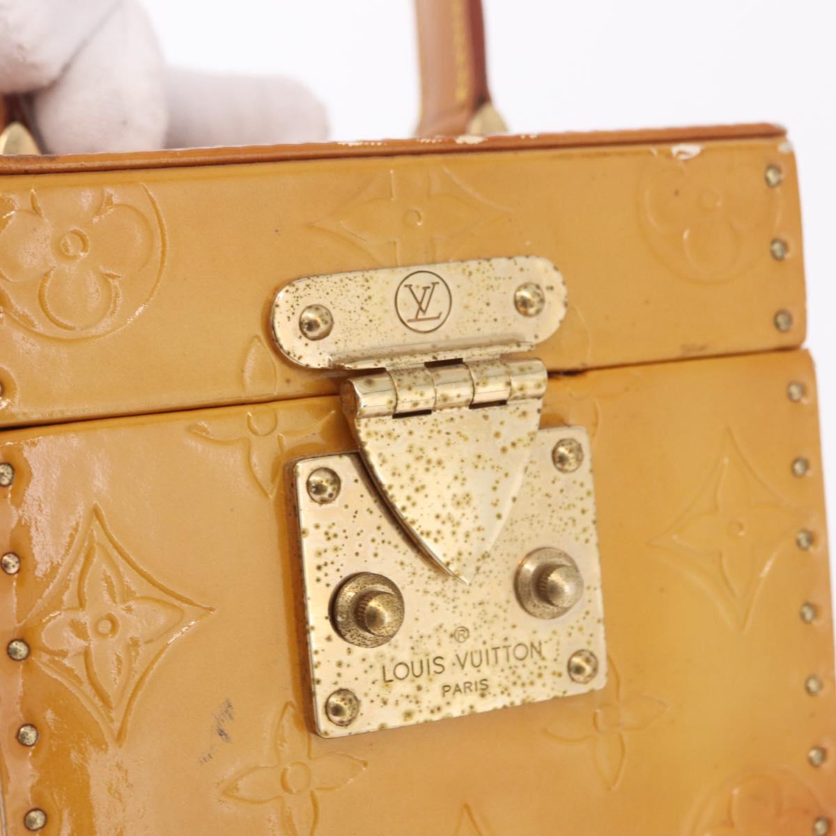 LOUIS VUITTON Vernis Bleecker Cosmetic Pouch Beige M91002 LV Auth BA13925