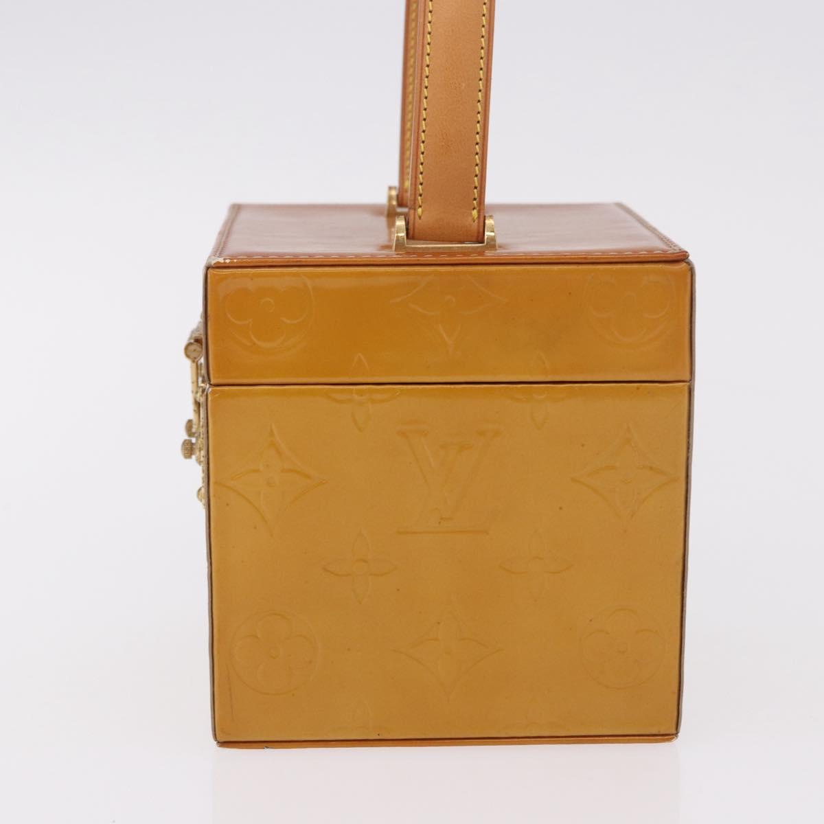 LOUIS VUITTON Vernis Bleecker Cosmetic Pouch Beige M91002 LV Auth BA13925