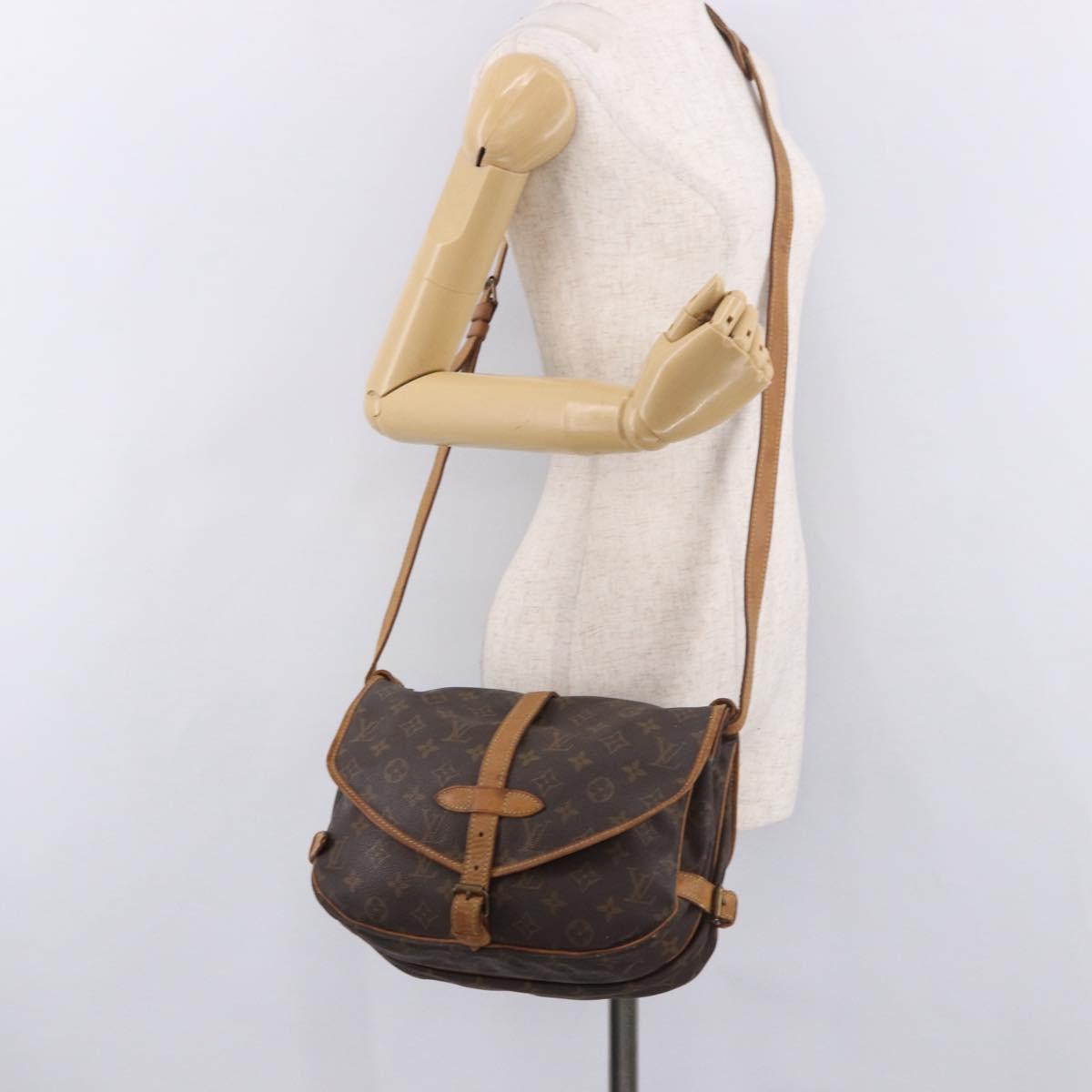 LOUIS VUITTON Monogram Saumur 30 Shoulder Bag M42256 LV Auth BA13945