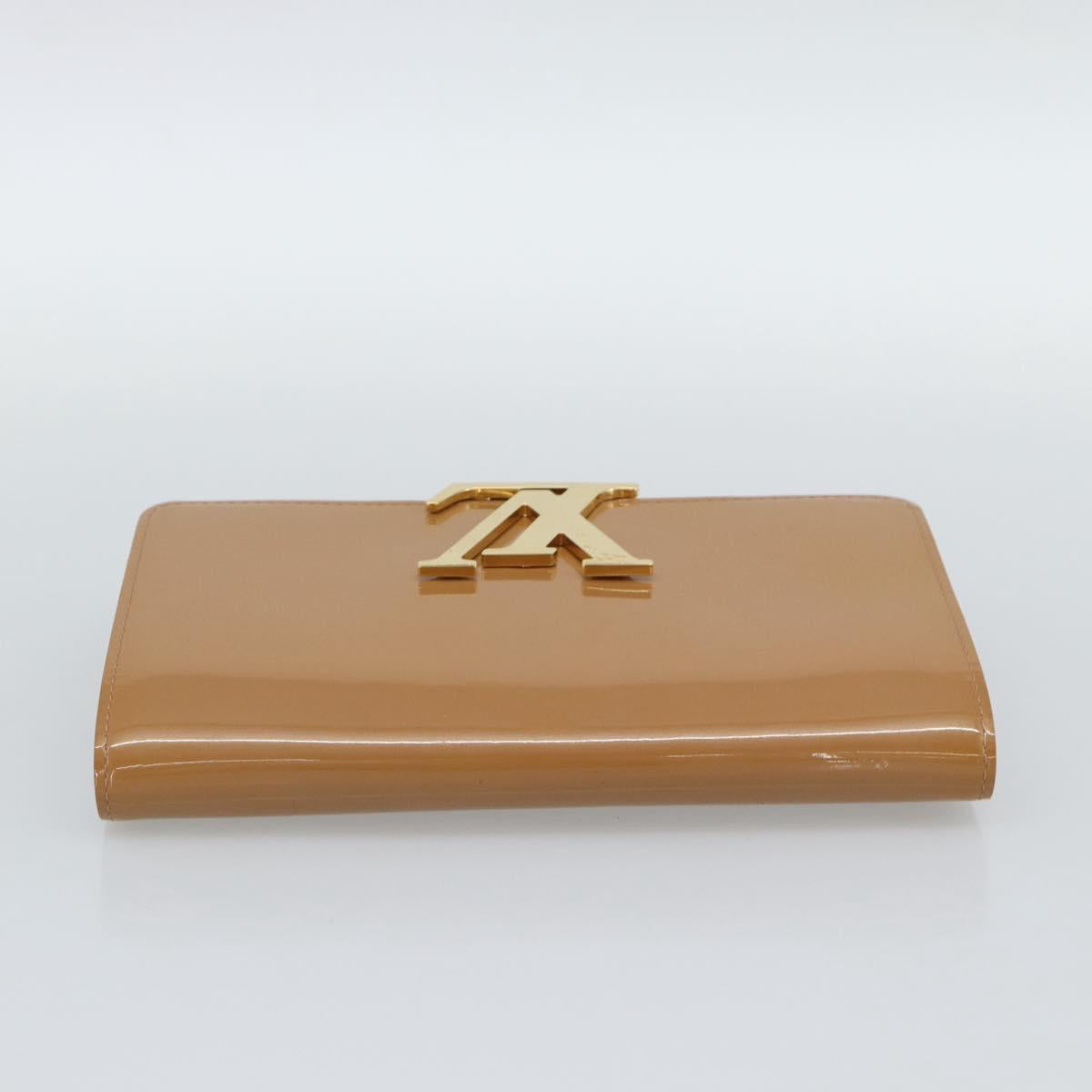 LOUIS VUITTON Vernis Pochette Louise EW Patent Beige M90198 LV Auth BA13996A