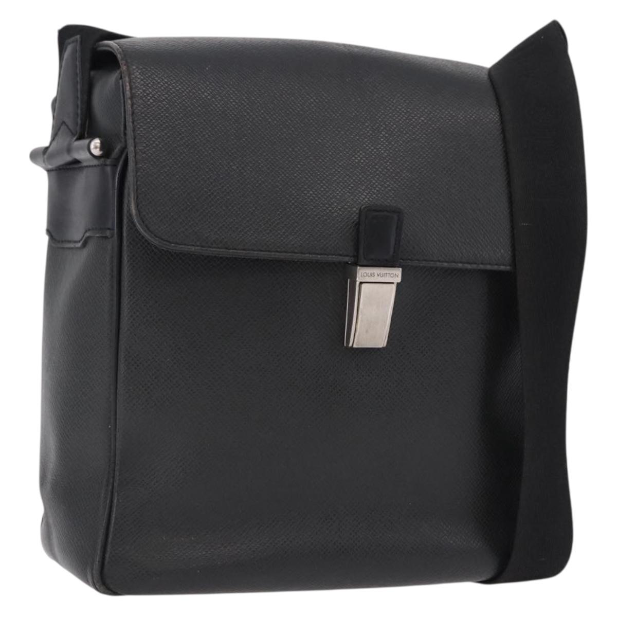 LOUIS VUITTON Taiga Yaranga Shoulder Bag Ardoise M30824 LV Auth BA14105