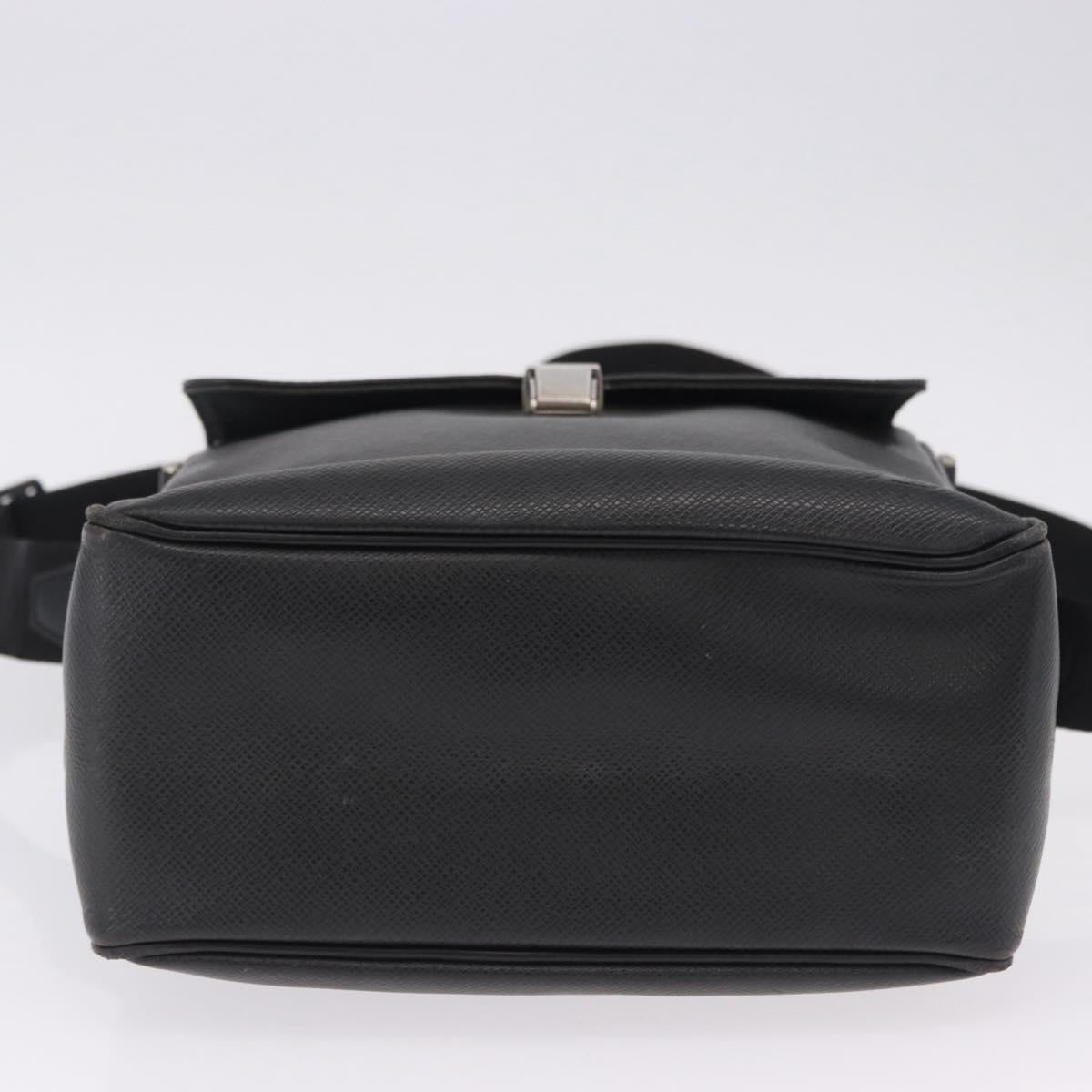 LOUIS VUITTON Taiga Yaranga Shoulder Bag Ardoise M30824 LV Auth BA14105