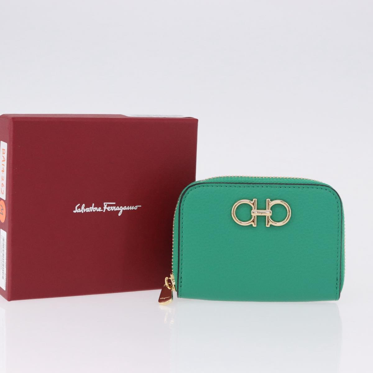 Salvatore Ferragamo Gancini Coin Purse Leather Green Gold Tone Auth BA14262M