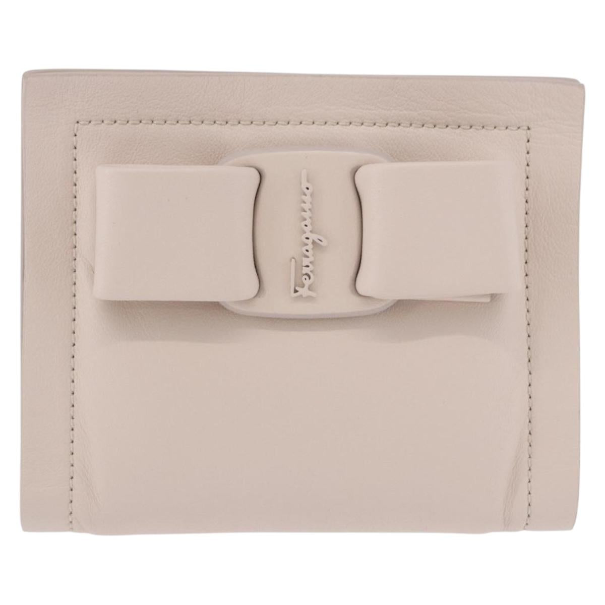Salvatore Ferragamo Gancini Bifold Wallet Leather Ivory Silver Auth BA14437M