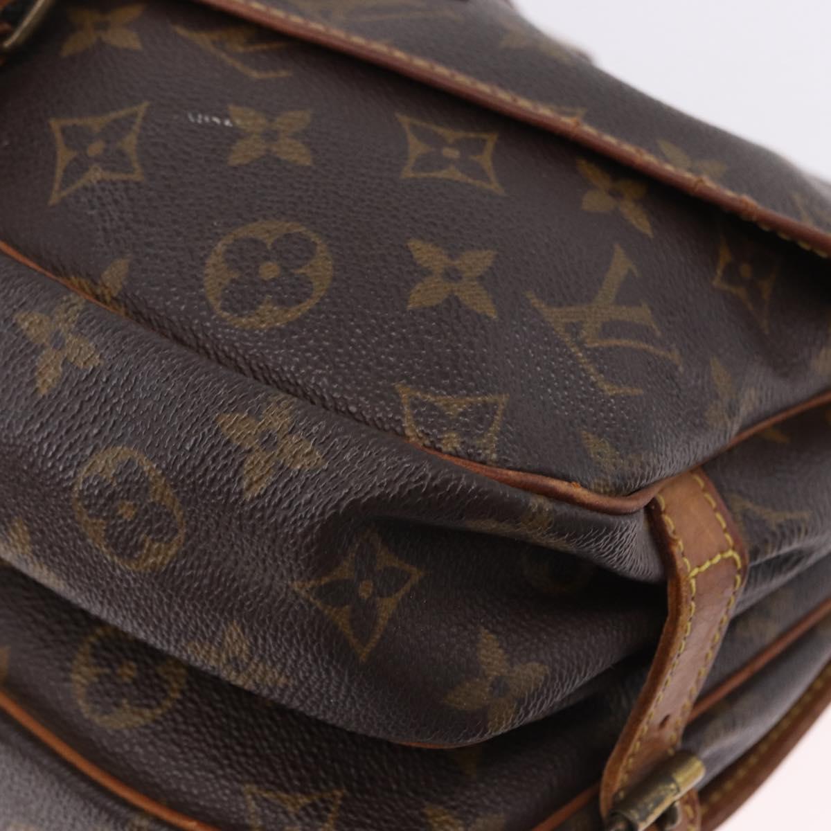 LOUIS VUITTON Monogram Saumur 30 Shoulder Bag M42256 LV Auth BA14441