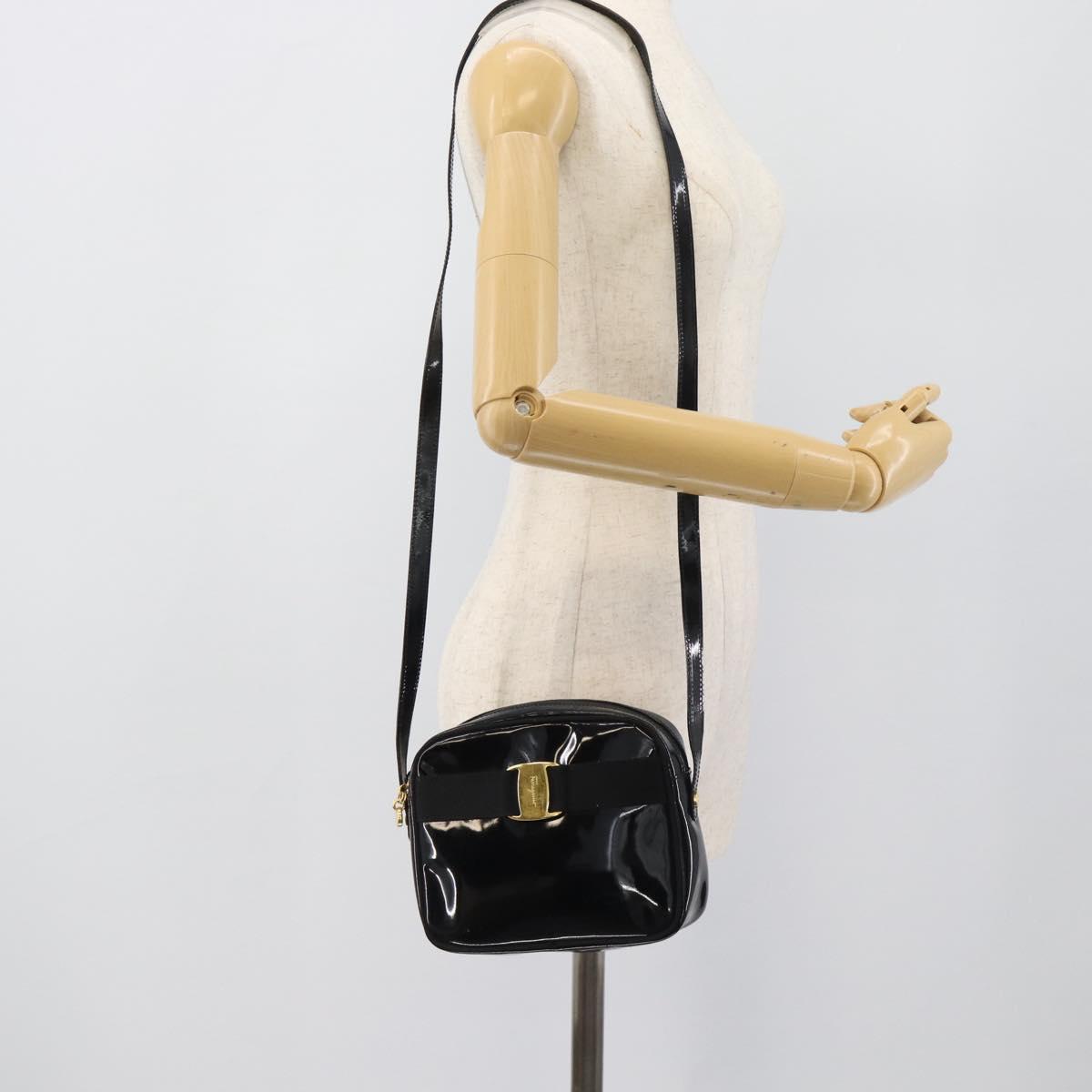 Salvatore Ferragamo Vala Shoulder Bag Patent Black Gold Tone Auth BA14727