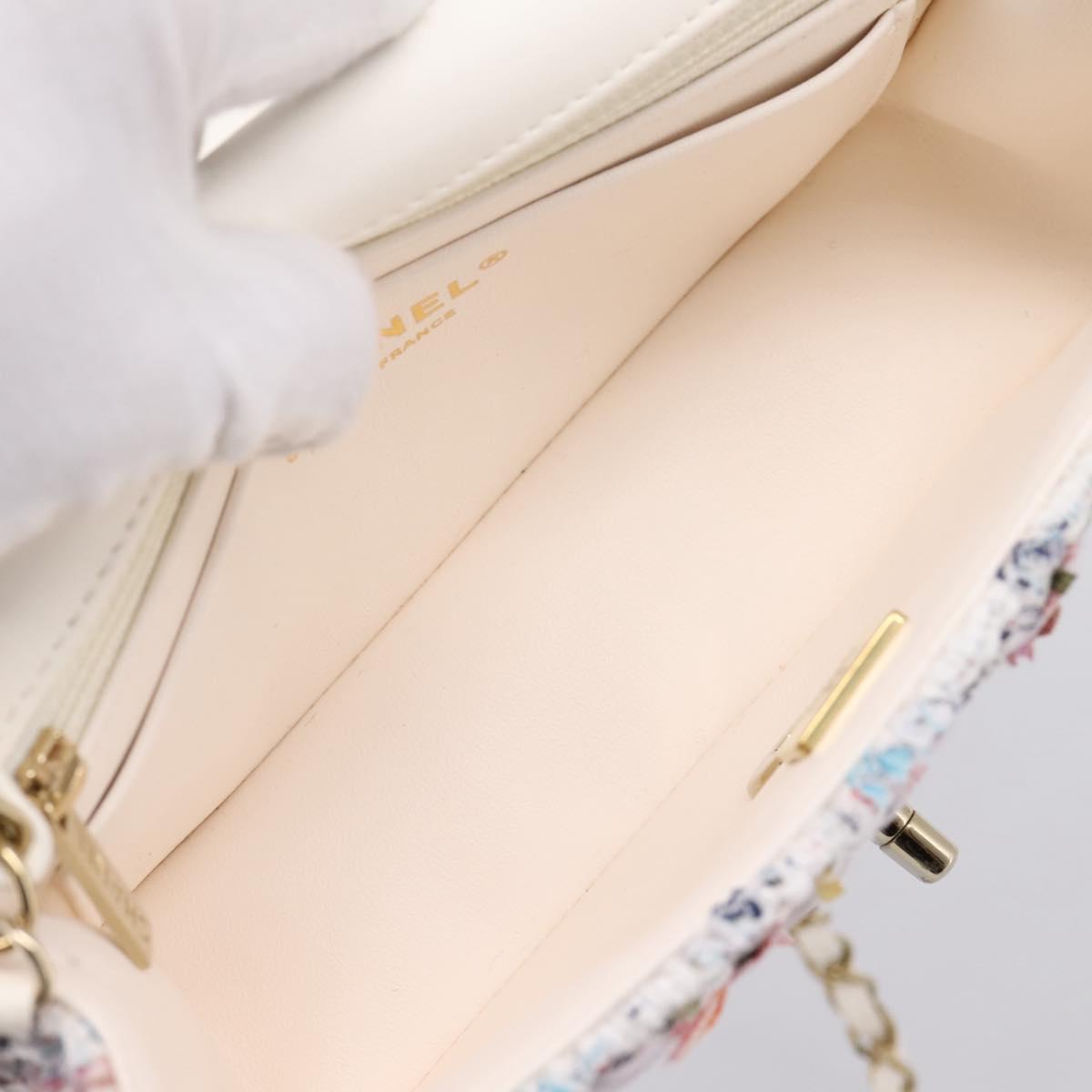 CHANEL Matelasse 20 Chain Shoulder Bag Tweed White Gold Tone CC Auth BA14812SM