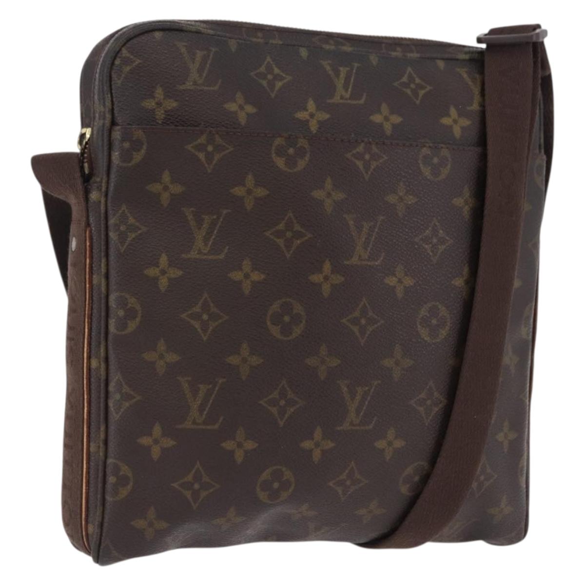 LOUIS VUITTON Monogram Trotteur Bobourg Shoulder Bag M97037 LV Auth BA14903