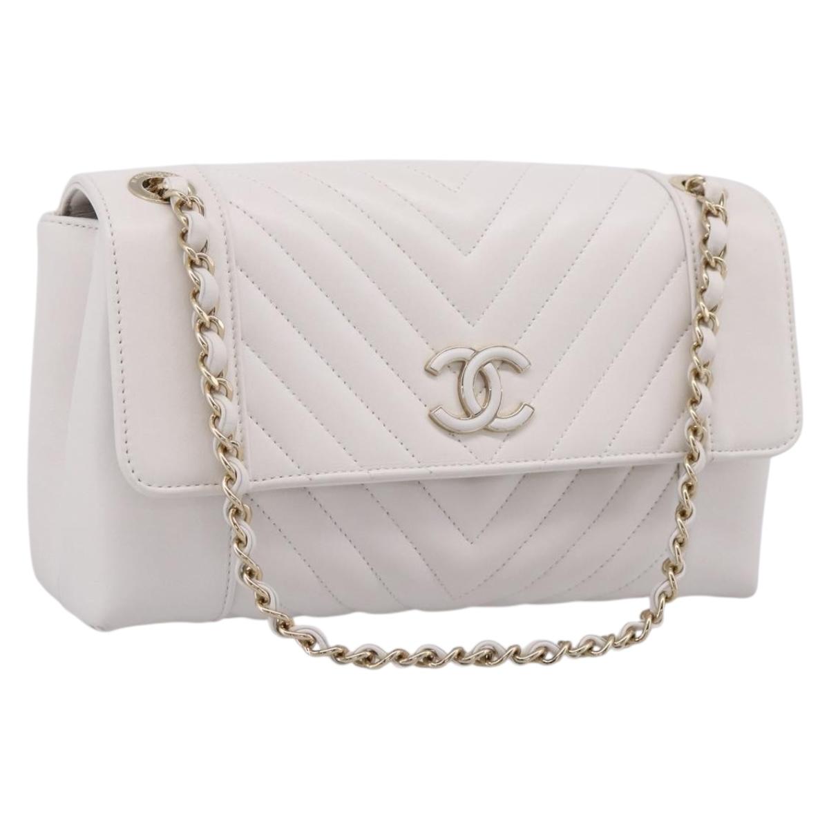 CHANEL V Stitch Chain Chevron Shoulder Bag Leather White Navy CC Auth BA15077SAM