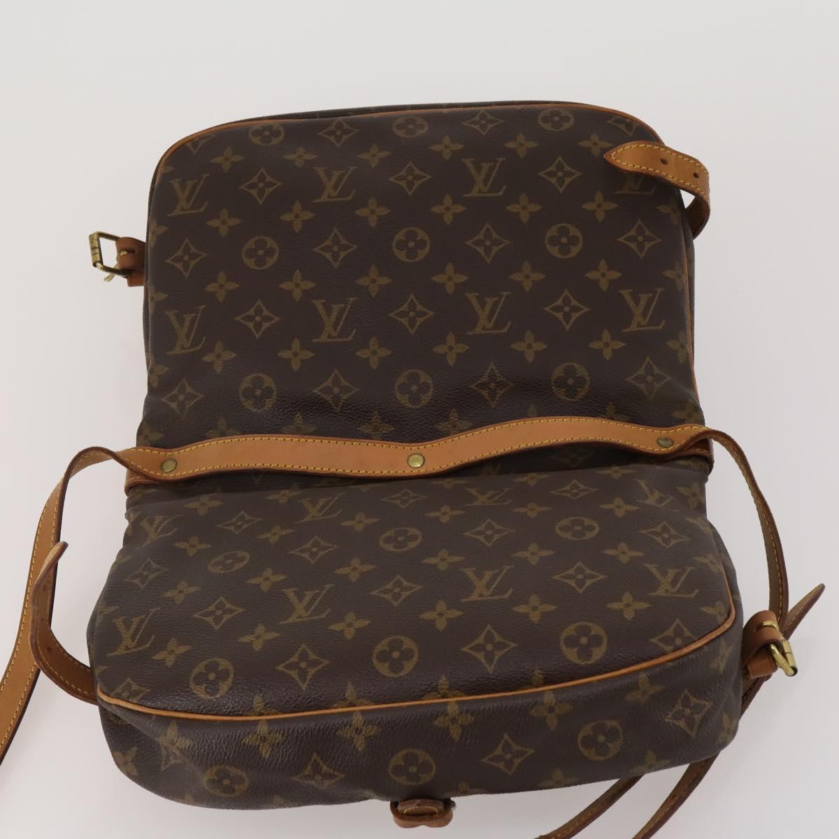 LOUIS VUITTON Monogram Saumur 30 Shoulder Bag M42256 LV Auth BA15083