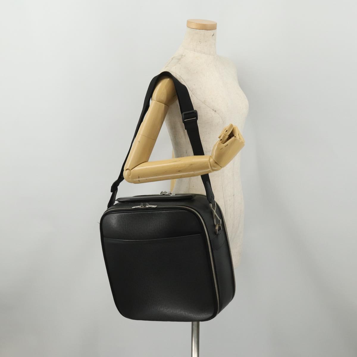 LOUIS VUITTON Taiga Tula Shoulder Bag Black M30762 LV Auth BA15403