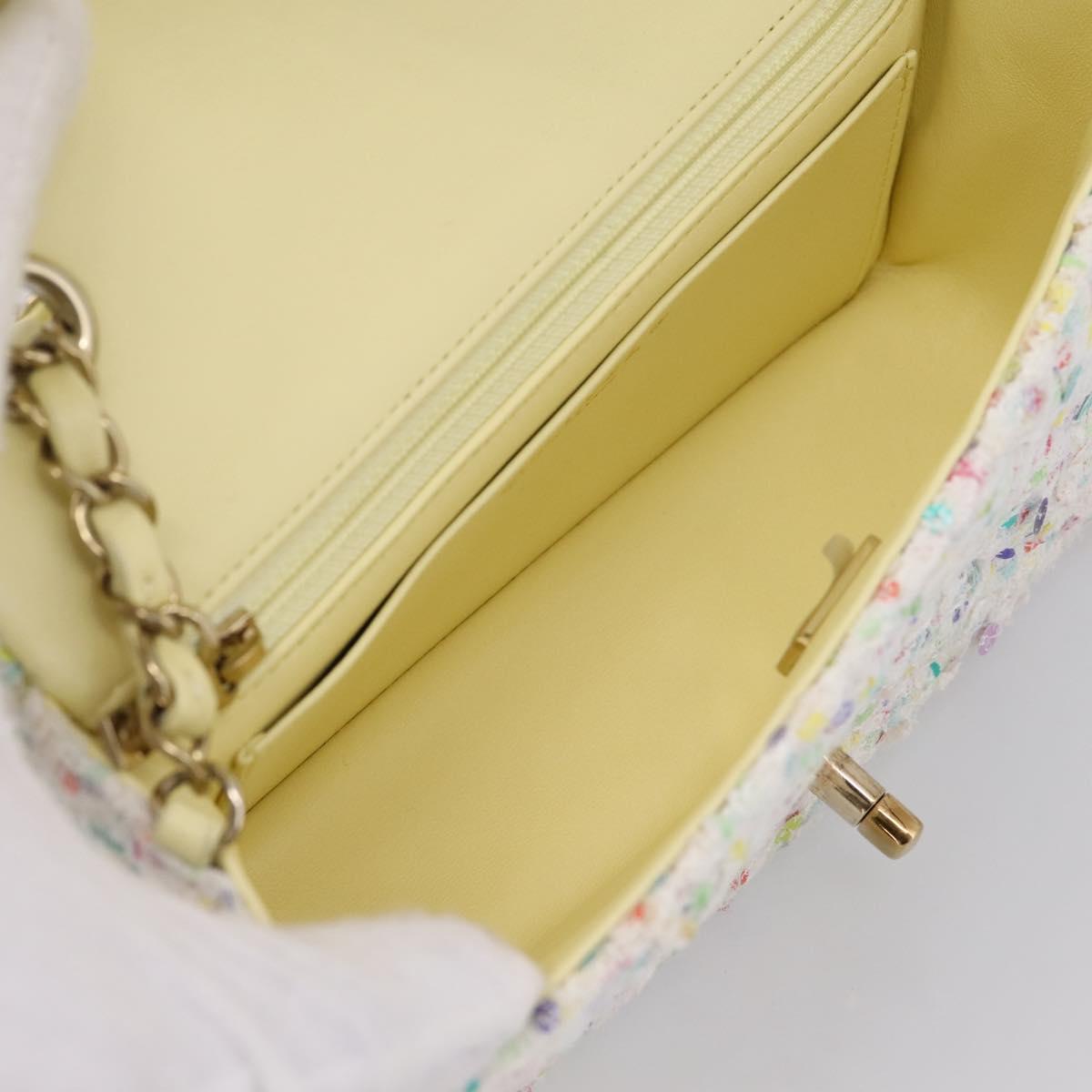 CHANEL Mini Matelasse 20 Single Flap Chain Bag Tweed White CC Auth BA15757SM