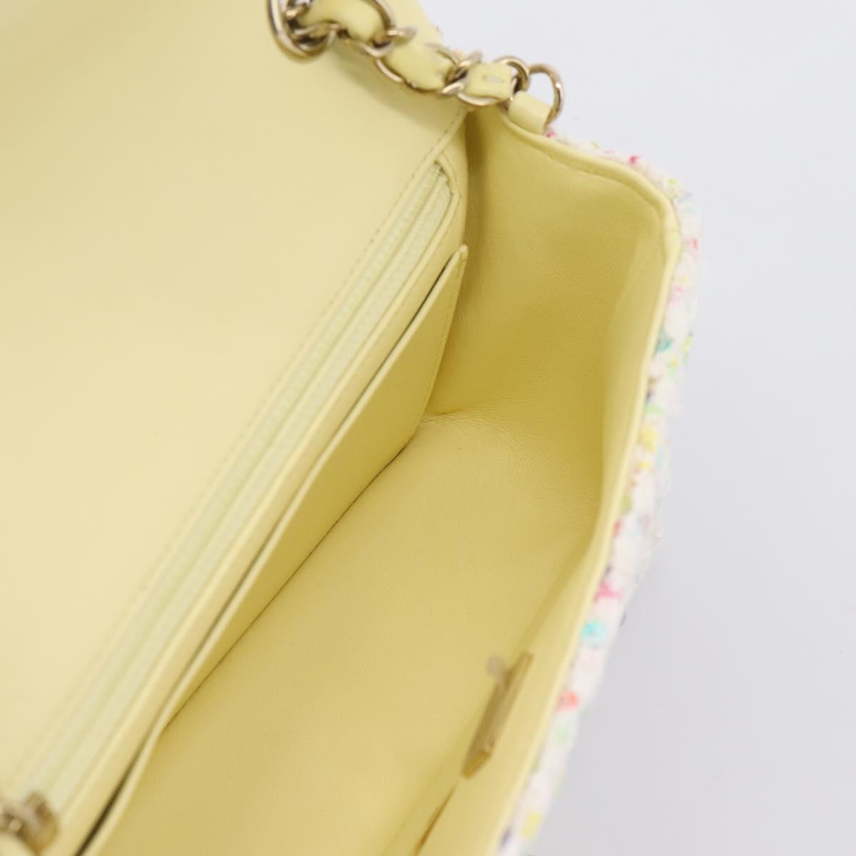 CHANEL Mini Matelasse 20 Single Flap Chain Bag Tweed White CC Auth BA15757SM