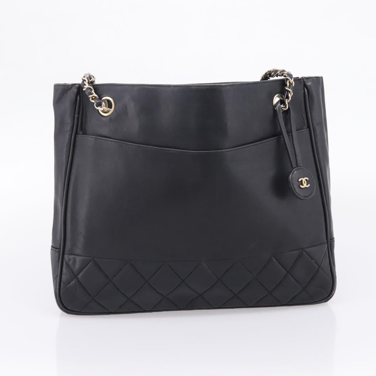 CHANEL Matelasse Chain Shoulder Bag Leather Black Gold Tone CC Auth BA16610