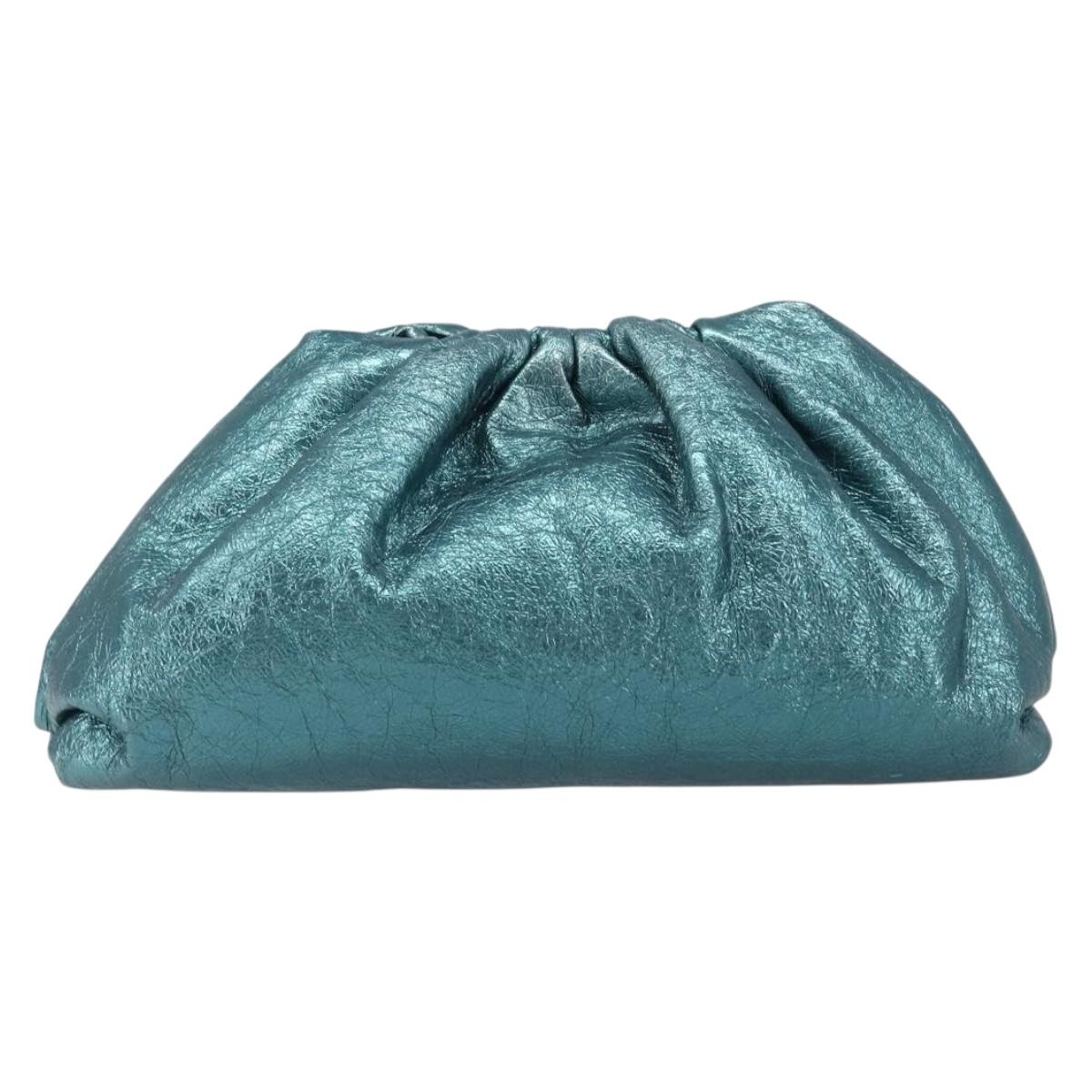 Bottega Veneta The Pouch Clutch Bag Leather Emerald Green Auth BA16836A