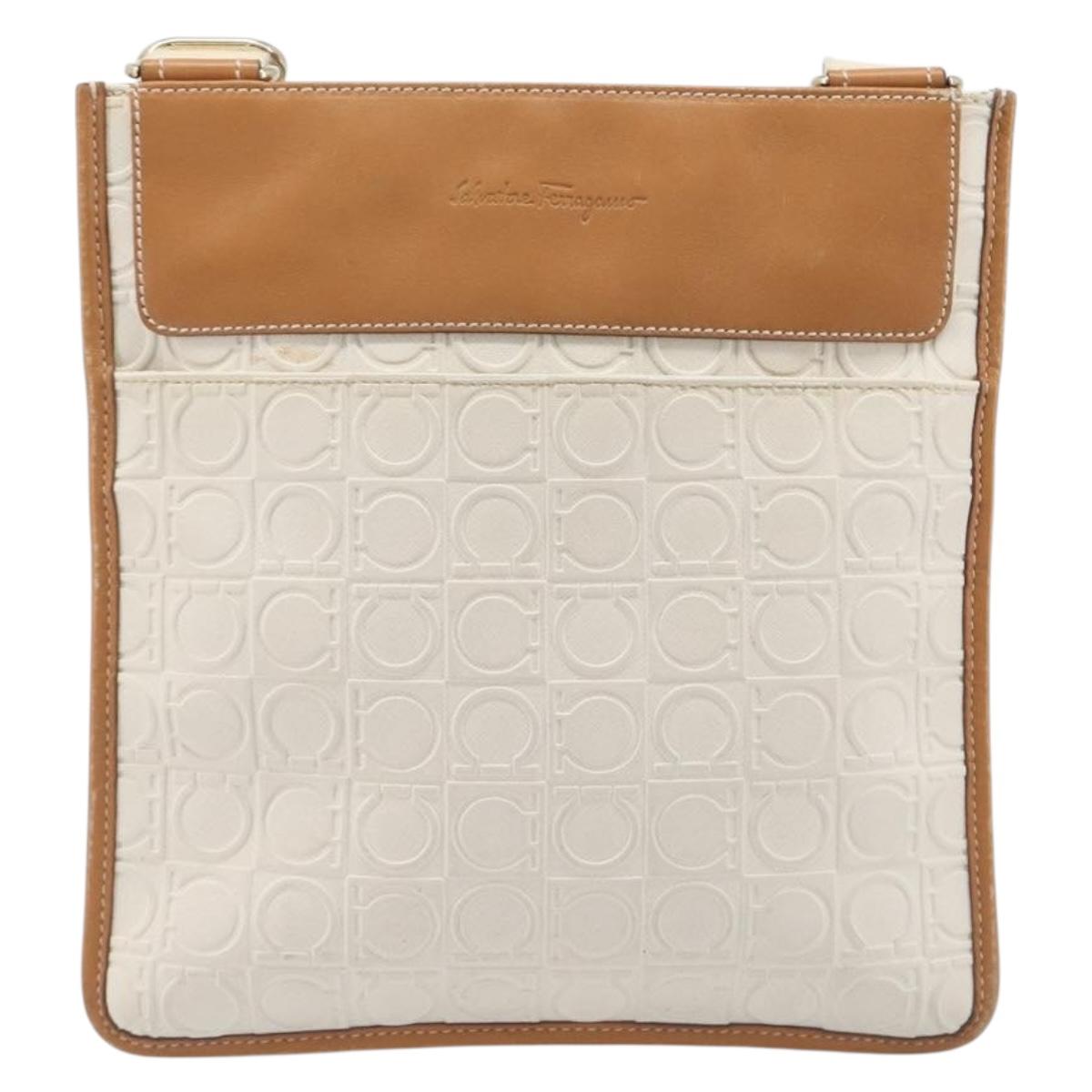 Salvatore Ferragamo Gancini Shoulder Bag Leather White Gold Tone Auth BA16841
