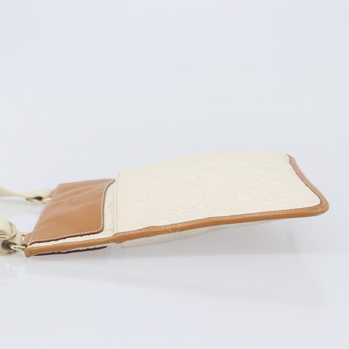 Salvatore Ferragamo Gancini Shoulder Bag Leather White Gold Tone Auth BA16841