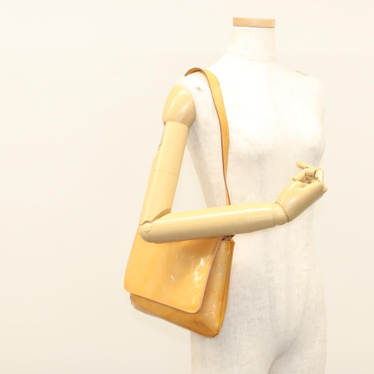 LOUIS VUITTON Vernis Thompson Street Bag Marshmallow Pink M91070 LV Auth BA1971