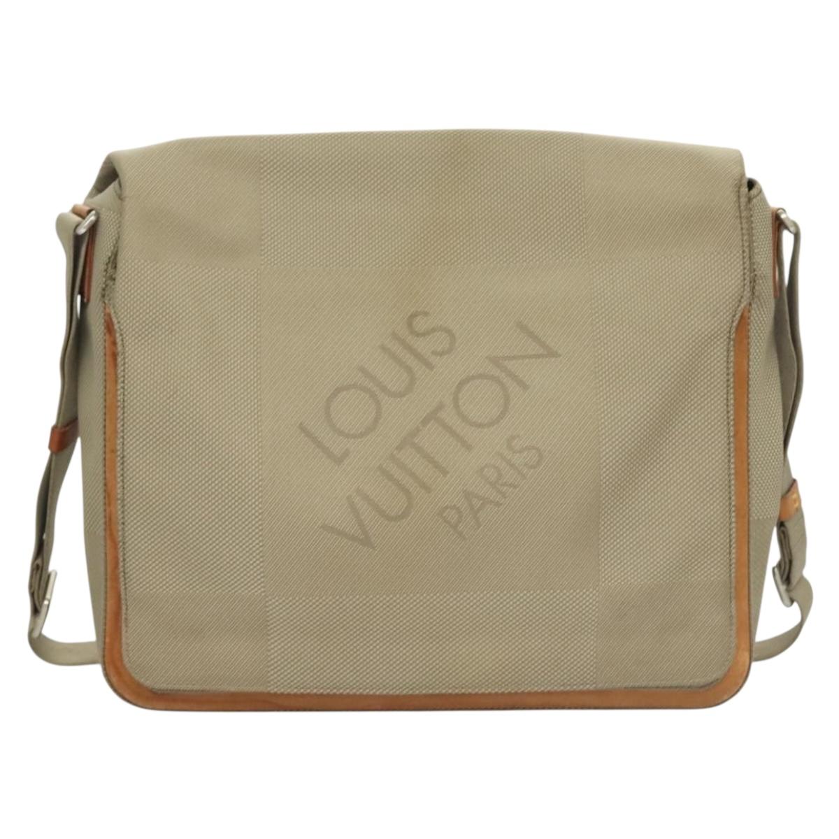 LOUIS VUITTON Damier Geant Messager NM Shoulder Bag Gray LV Auth BA2846
