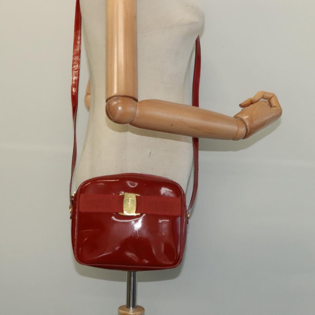 Salvatore Ferragamo Vala Shoulder Bag Patent leather Red Gold Auth BA3910