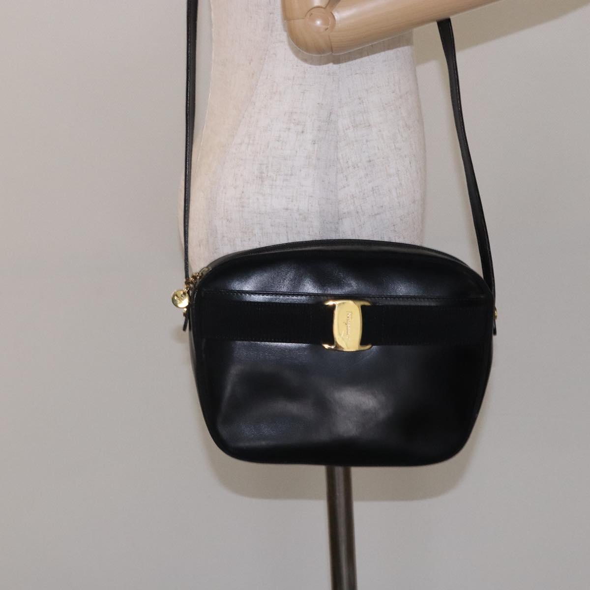 Salvatore Ferragamo Vala Shoulder Bag Leather Black Gold Auth BA4221