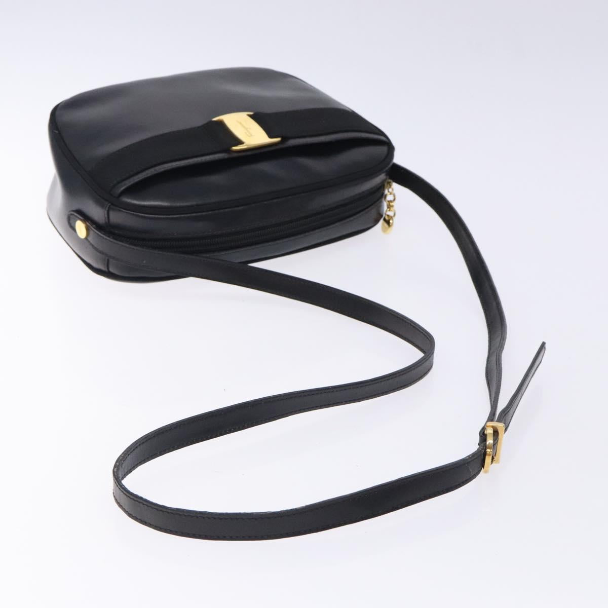 Salvatore Ferragamo Vala Shoulder Bag Leather Black Gold Auth BA4221