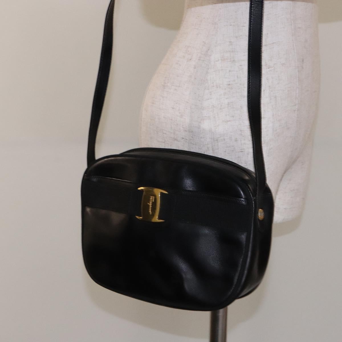 Salvatore Ferragamo Vala Shoulder Bag Leather Black Gold Auth BA5416