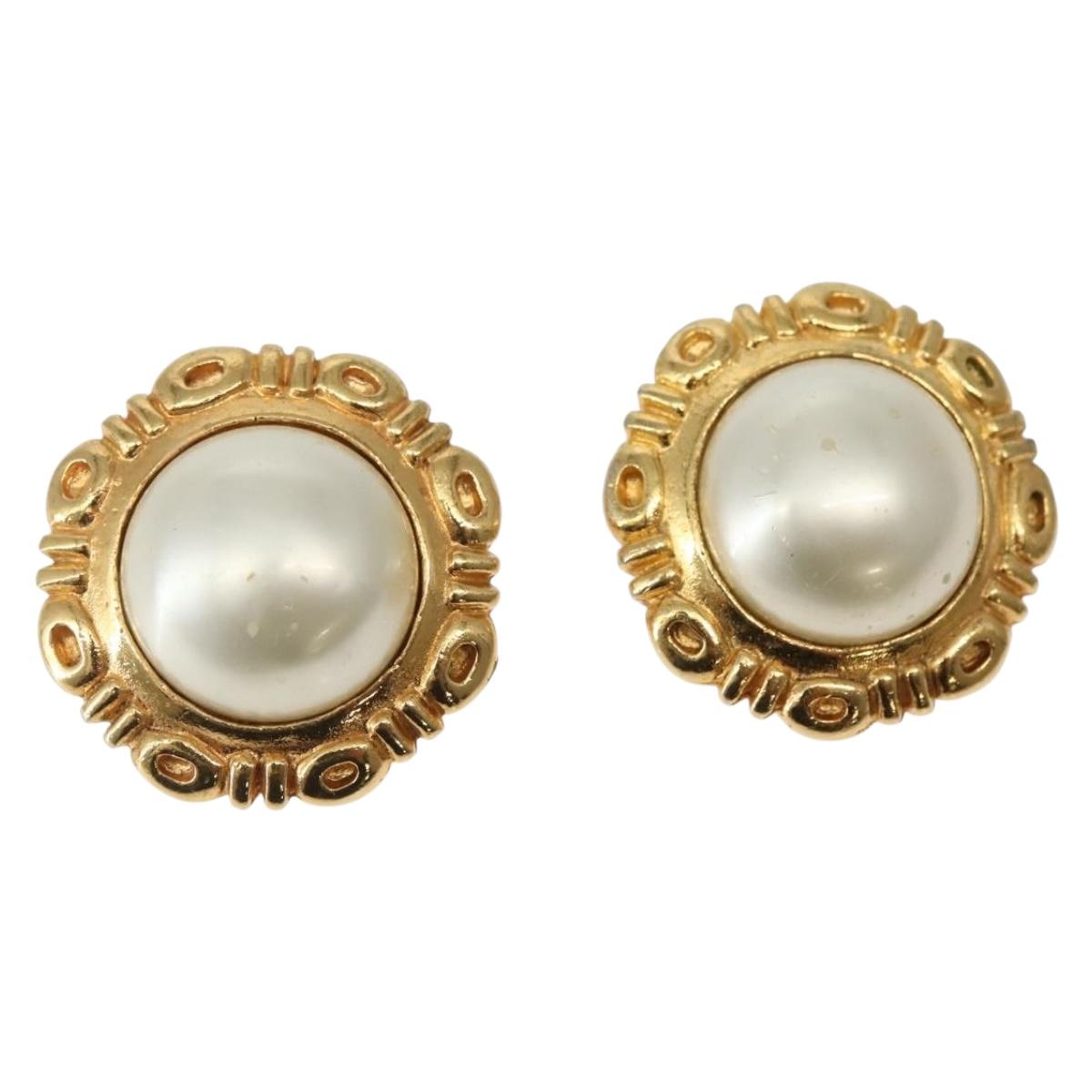 CHANEL Earring Metal Gold CC Auth BA5806