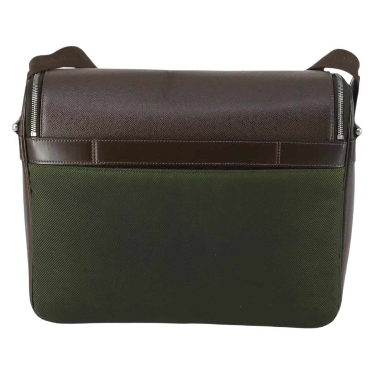 LOUIS VUITTON Taiga Thai Meal Shoulder Bag Khaki M30868 LV Auth BA6419