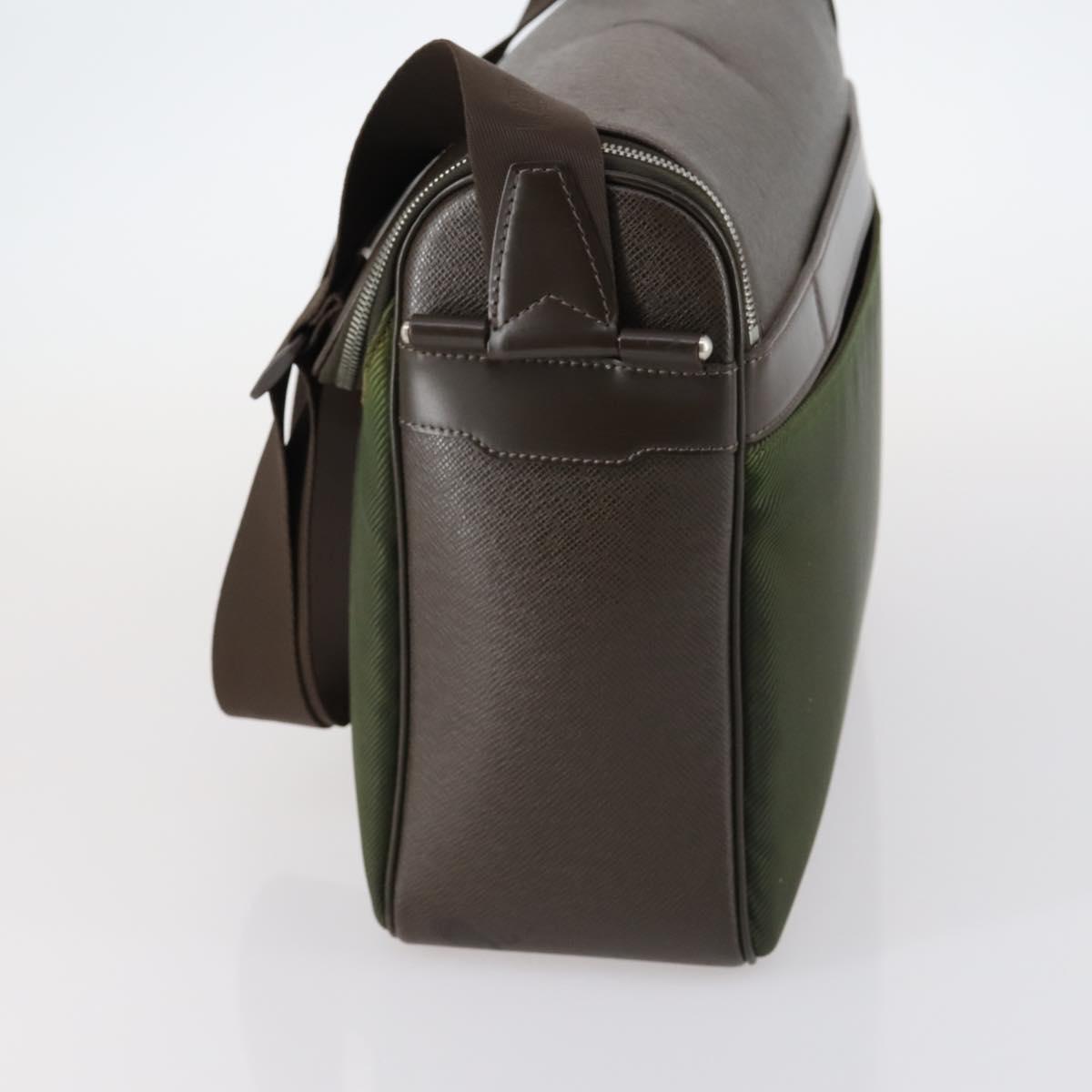 LOUIS VUITTON Taiga Thai Meal Shoulder Bag Khaki M30868 LV Auth BA6419