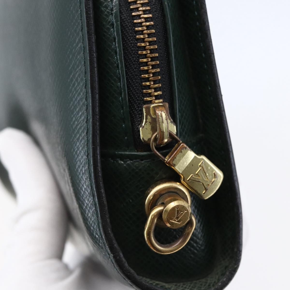 LOUIS VUITTON Taiga Baikal Clutch Bag Epicea M30184 LV Auth BA6683