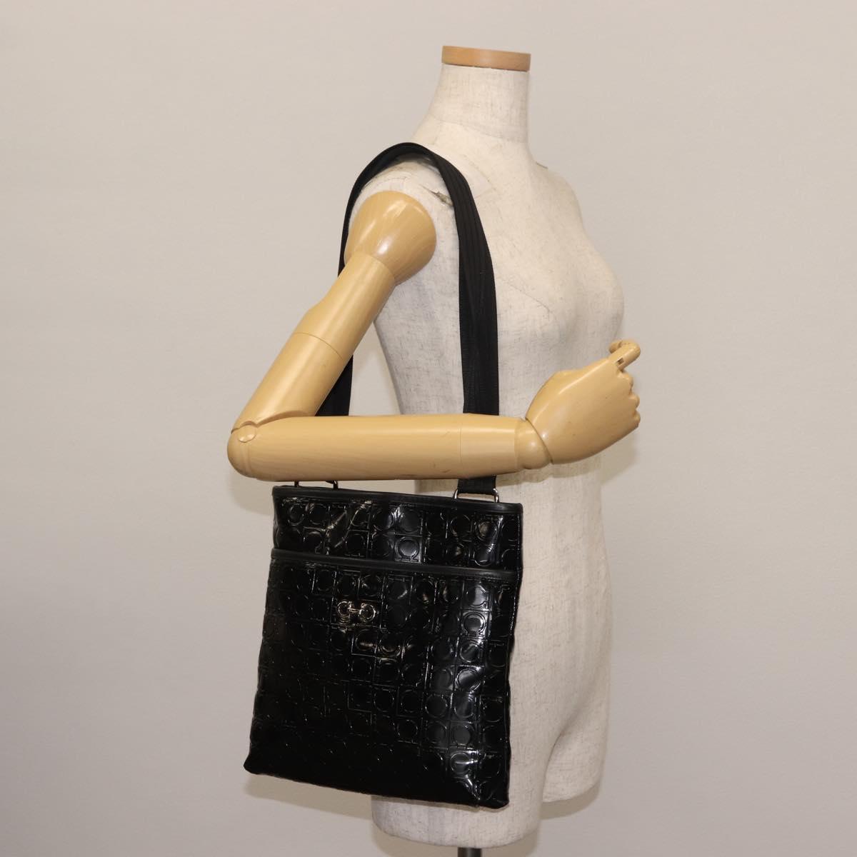 Salvatore Ferragamo Gancini Shoulder Bag Enamel Black Auth BA6810