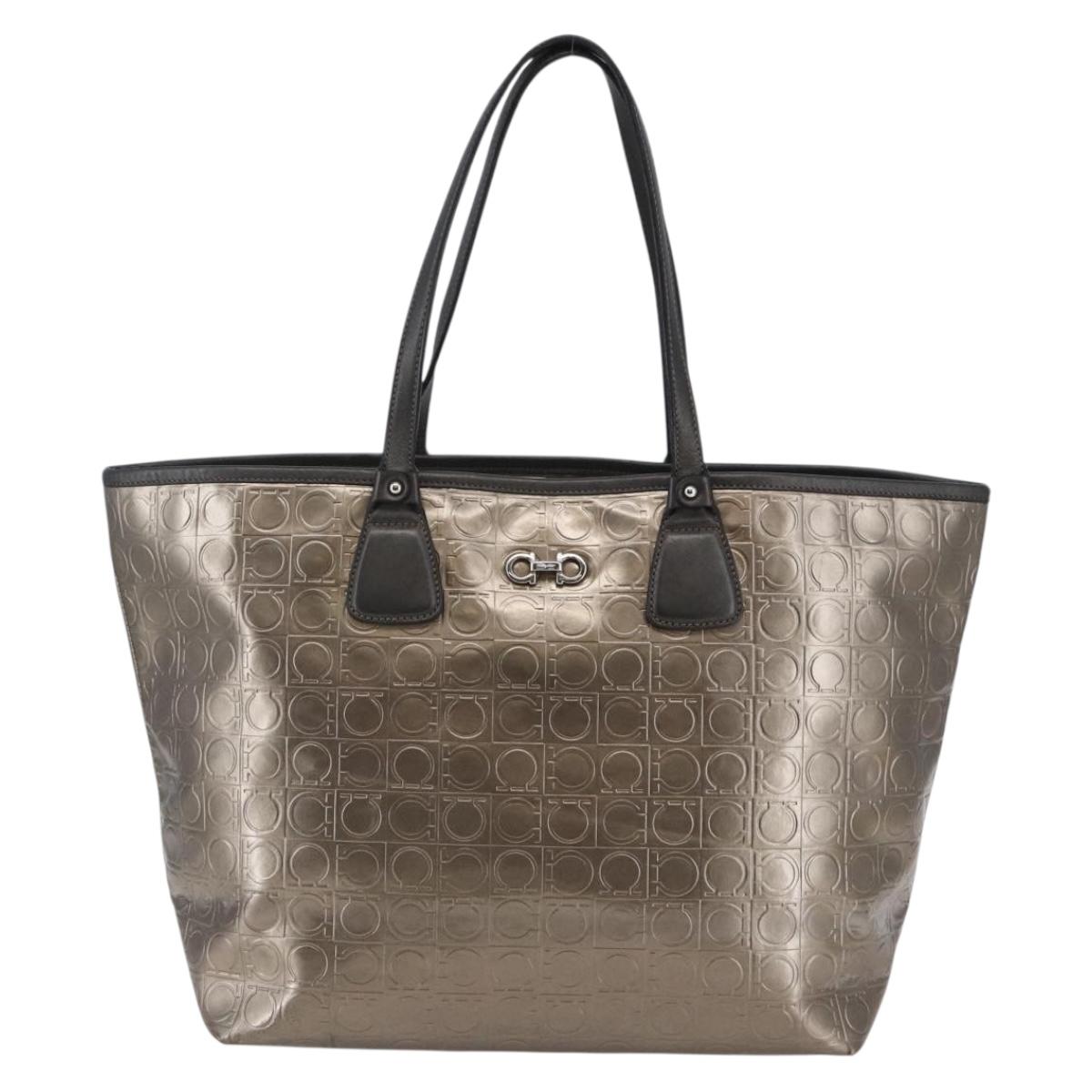 Salvatore Ferragamo Gancini Tote Bag Enamel Gold Auth BA6811