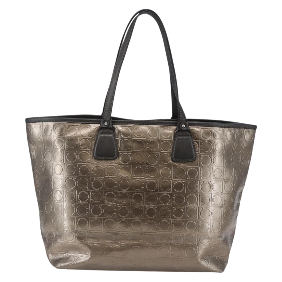 Salvatore Ferragamo Gancini Tote Bag Enamel Gold Auth BA6811