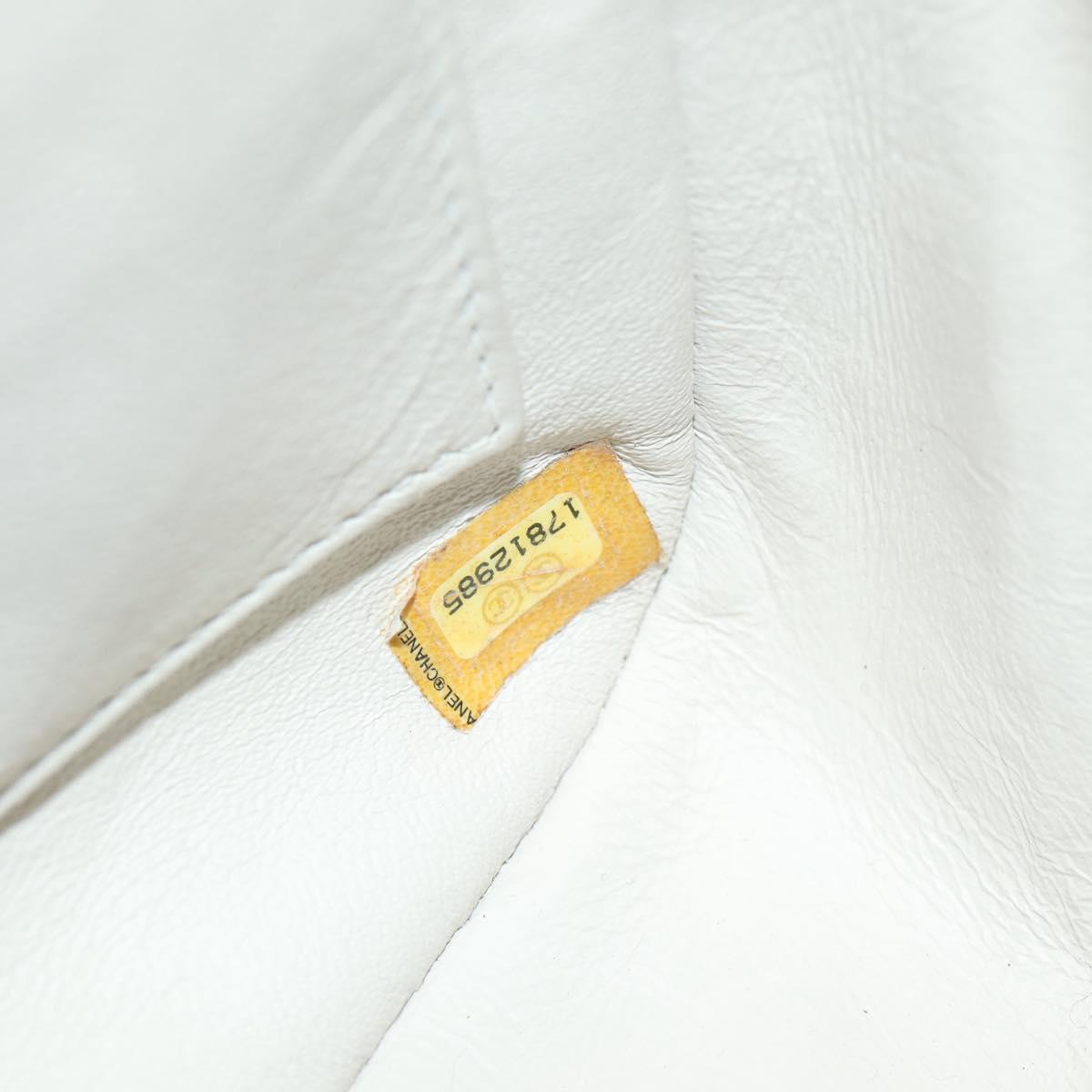 CHANEL Matelasse Chain Shoulder Bag Leather White CC Auth BA6864A