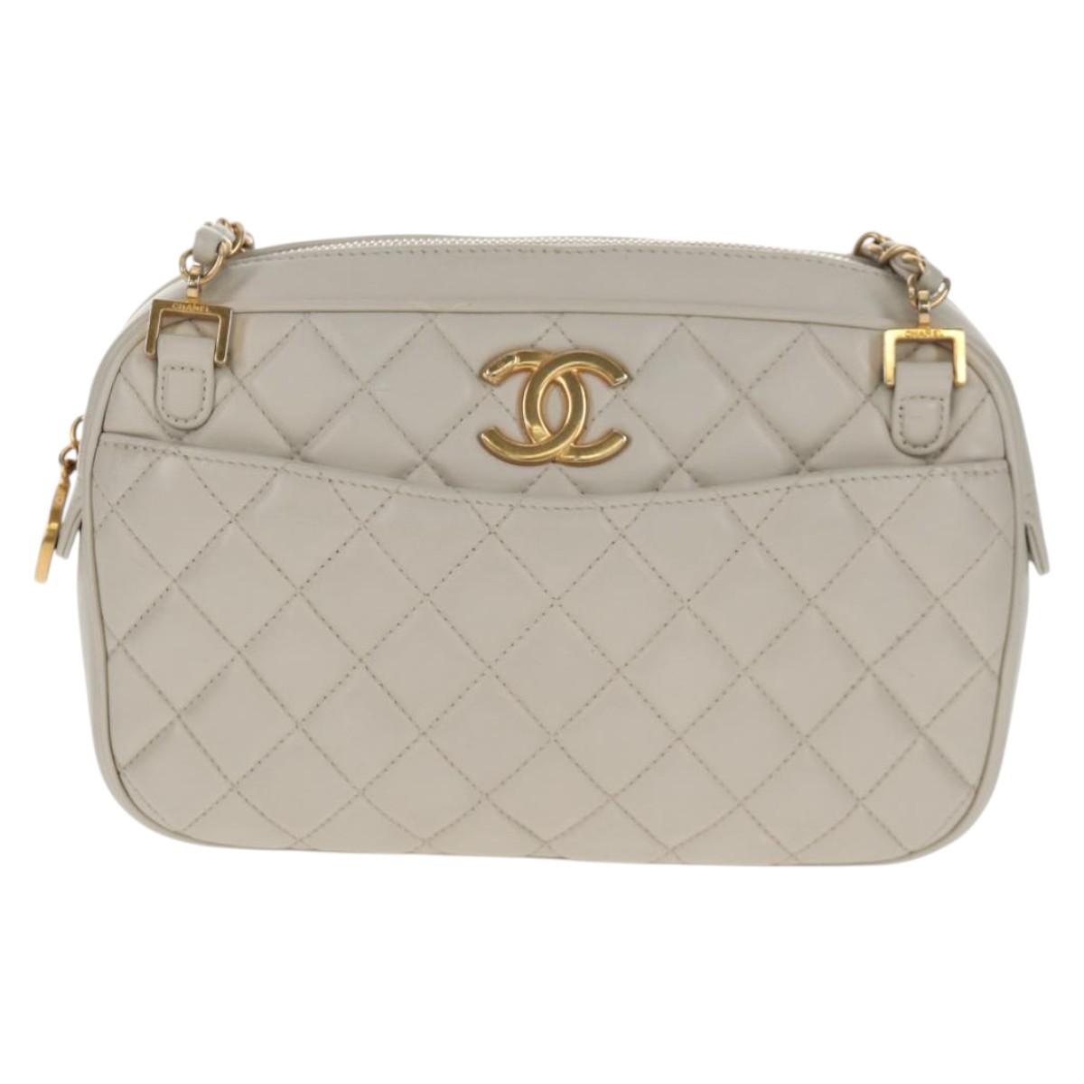 CHANEL Matelasse Chain Shoulder Bag Leather White CC Auth BA6864A