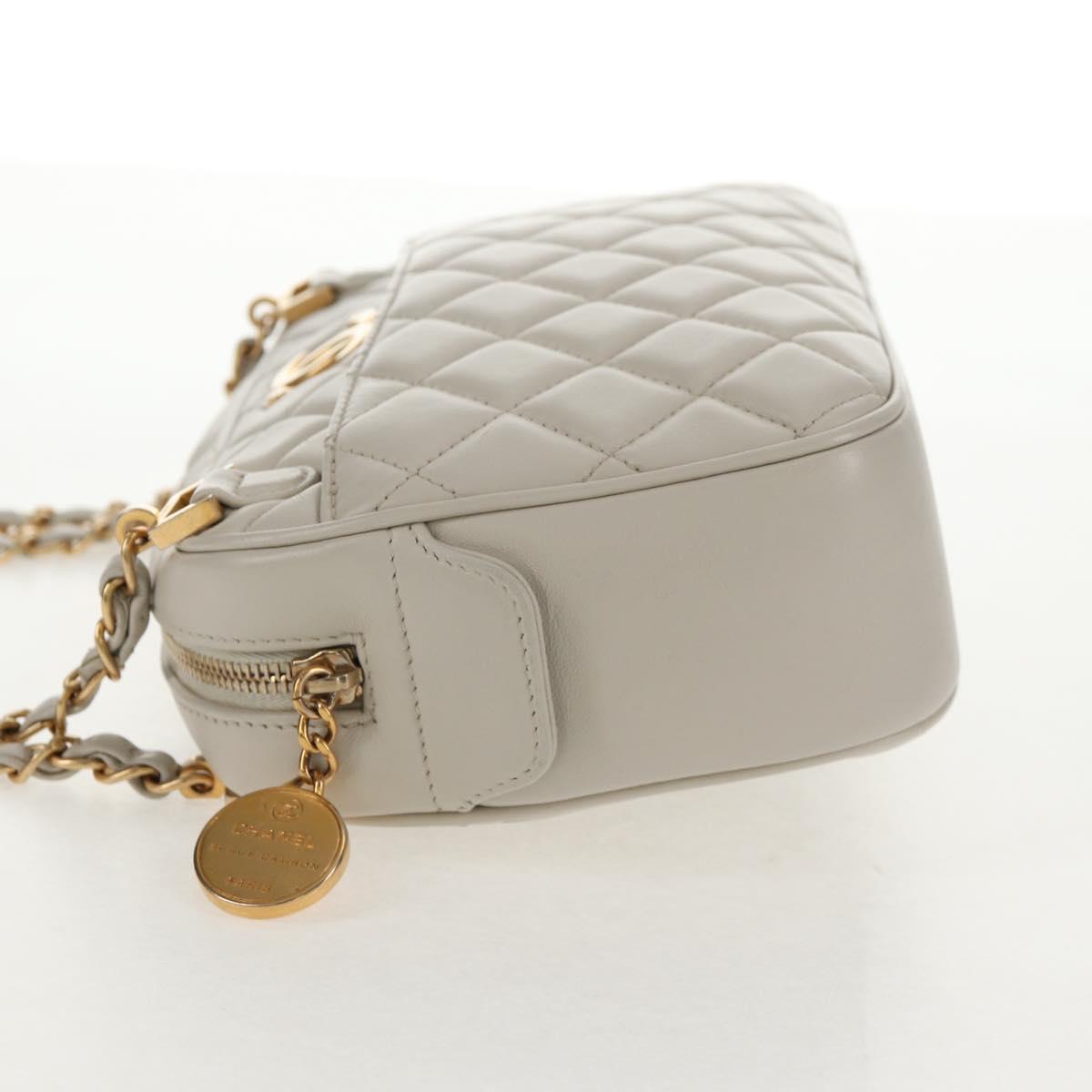 CHANEL Matelasse Chain Shoulder Bag Leather White CC Auth BA6864A