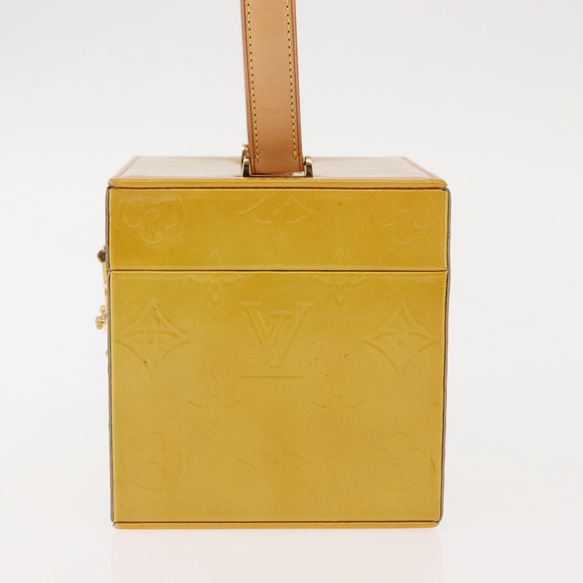 LOUIS VUITTON Monogram Vernis Bleecker Cosmetic Pouch Beige M91002 Auth BA6998