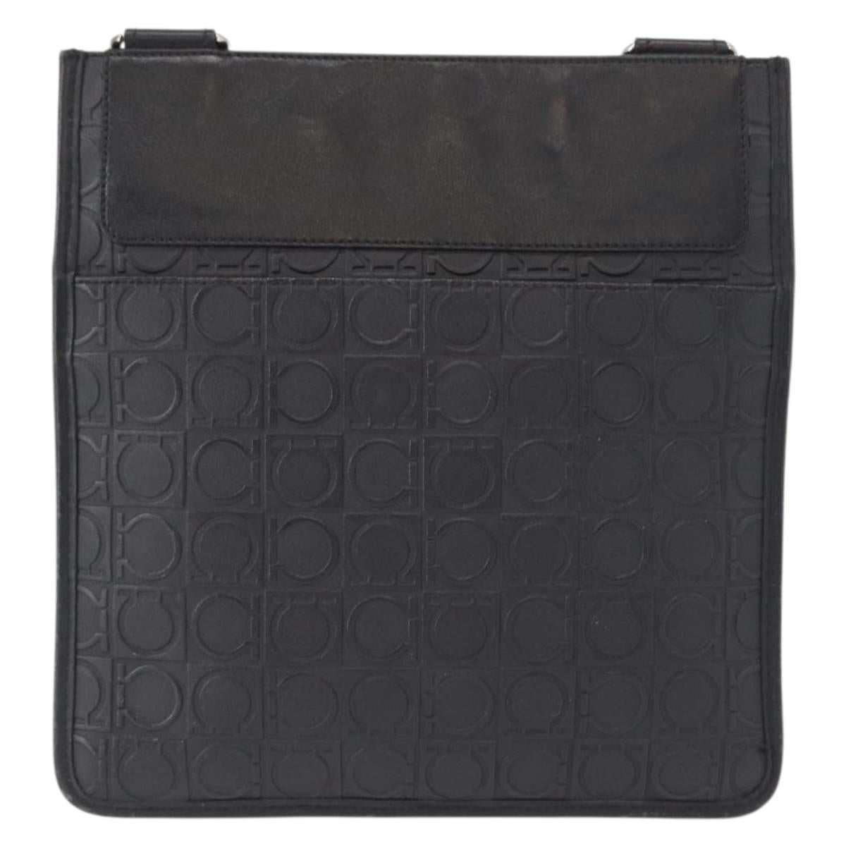 Salvatore Ferragamo Gancini Shoulder Bag Leather Black Silver Auth BA7535