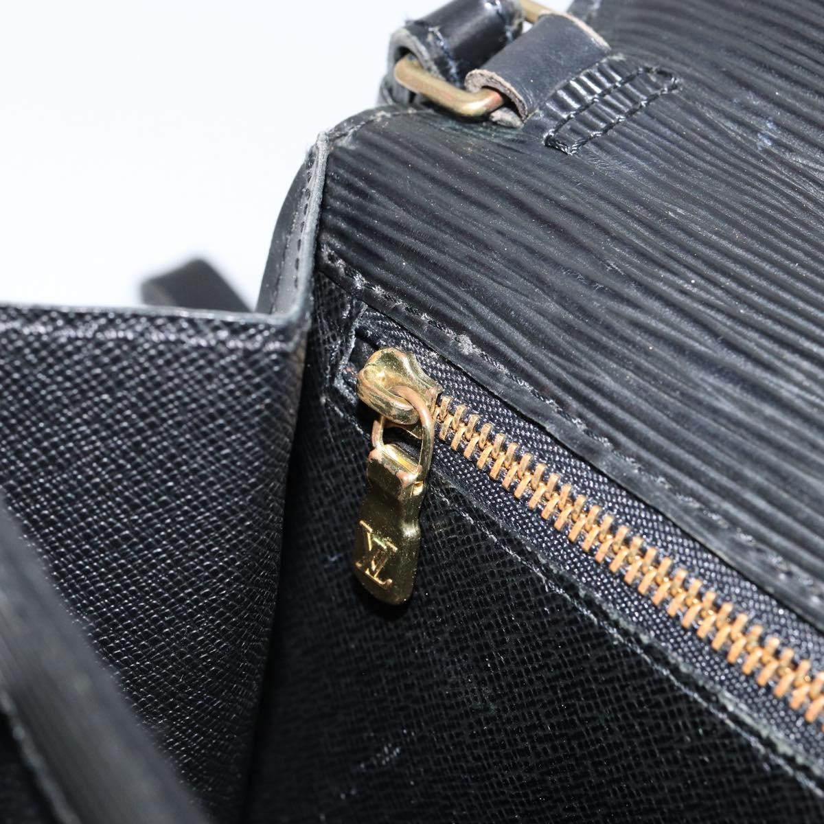 LOUIS VUITTON Epi Serie Dragonne Clutch Bag Black Noir M52612 LV Auth BA7649