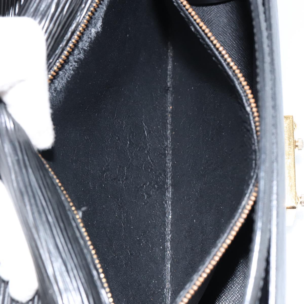 LOUIS VUITTON Epi Serie Dragonne Clutch Bag Black Noir M52612 LV Auth BA7649