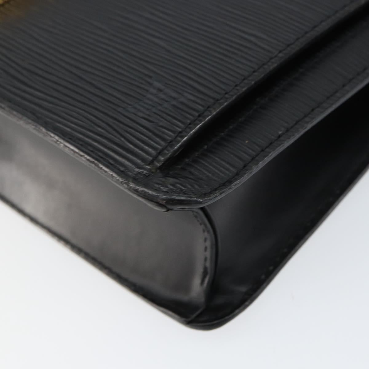 LOUIS VUITTON Epi Serie Dragonne Clutch Bag Black Noir M52612 LV Auth BA7649