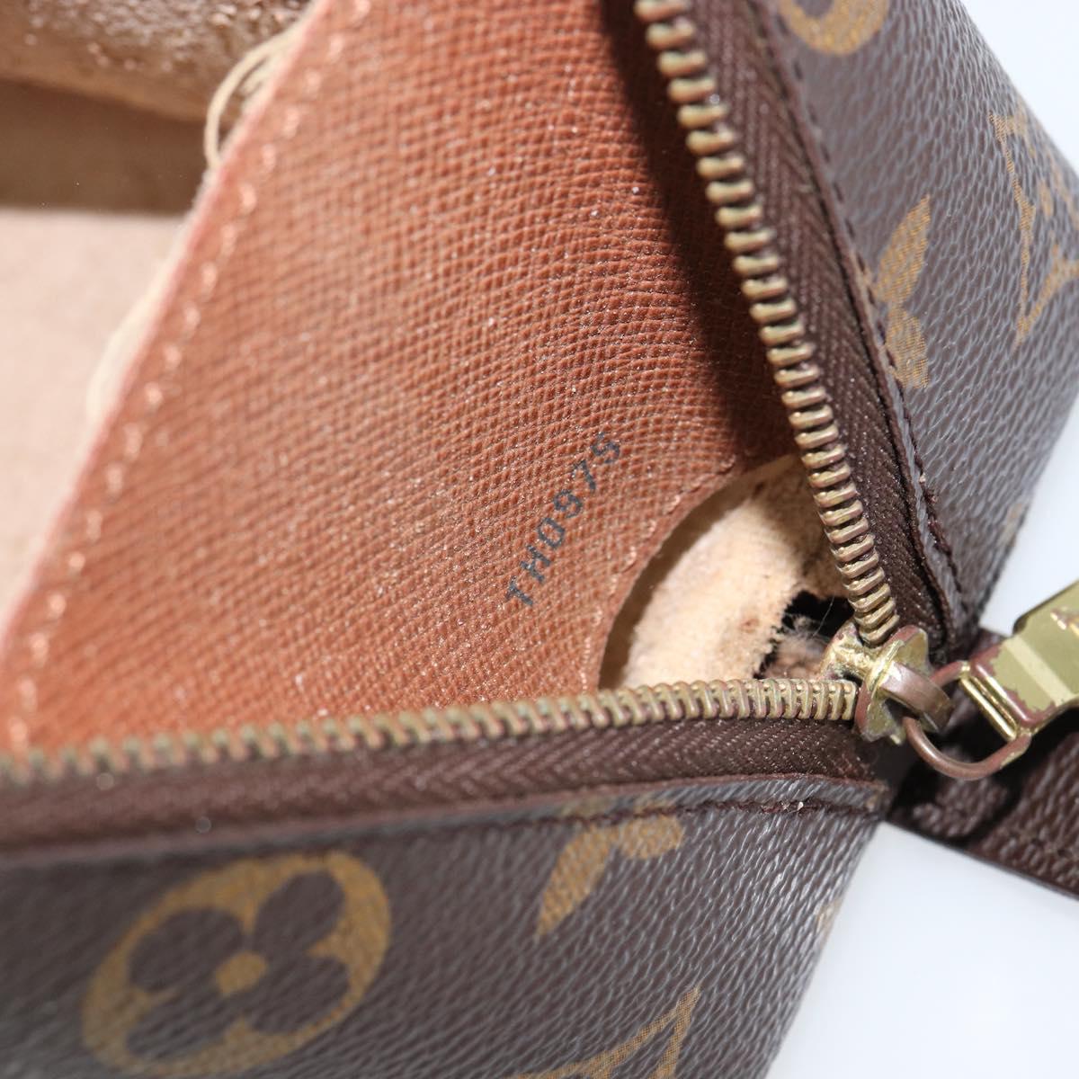 LOUIS VUITTON Monogram Trousse Demi Ronde Cosmetic Pouch M47520 LV Auth BA7711