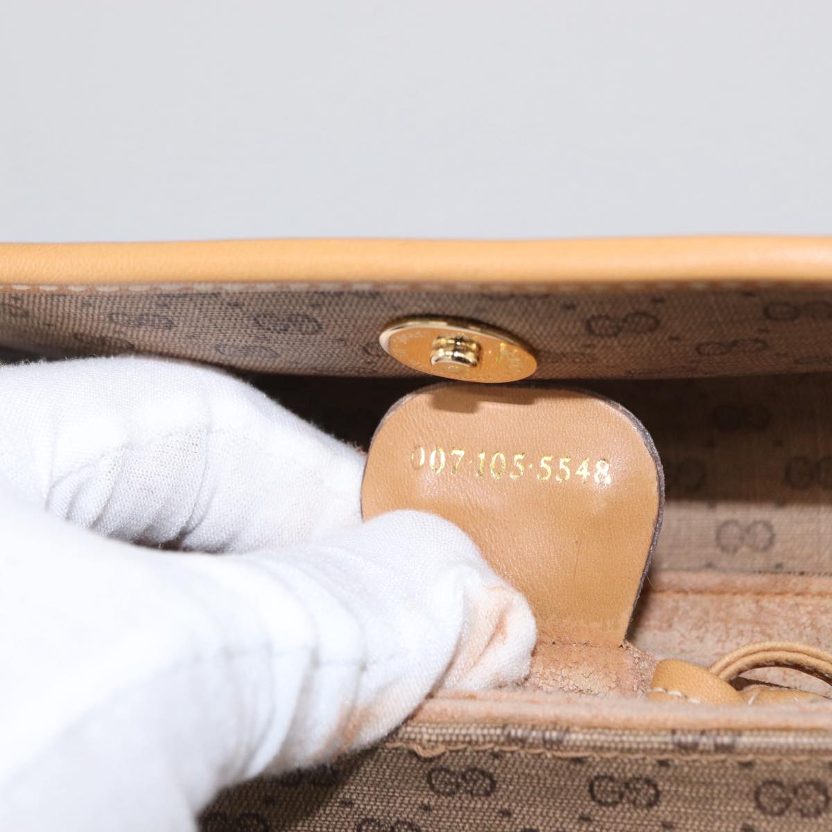 GUCCI Micro GG Supreme Shoulder Bag PVC Beige Gold 007 105 5548 Auth BA7825