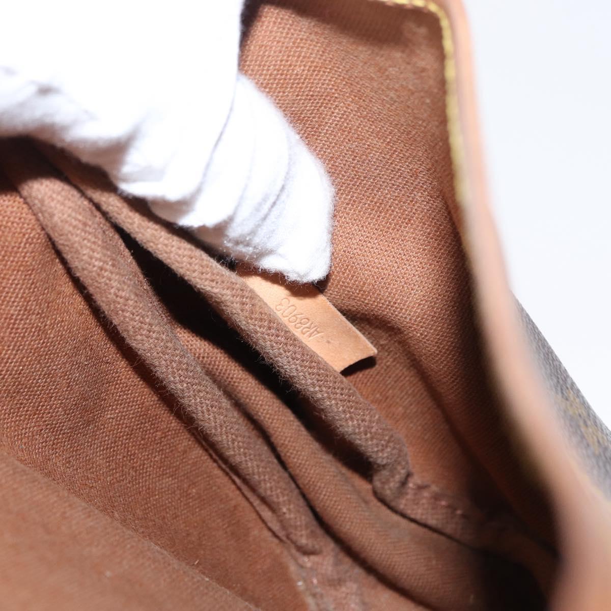 LOUIS VUITTON Monogram Saumur 30 Shoulder Bag M42256 LV Auth BA8124