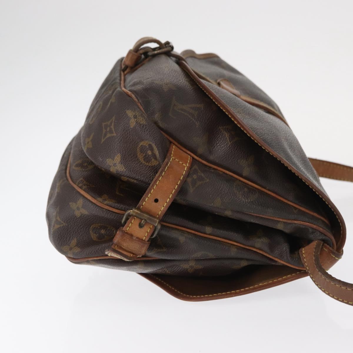 LOUIS VUITTON Monogram Saumur 30 Shoulder Bag M42256 LV Auth BA8124