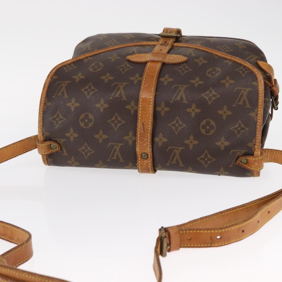 LOUIS VUITTON Monogram Saumur 30 Shoulder Bag M42256 LV Auth BA8125